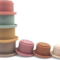 Magni Aps Magni - 7 Mini Siliconen Stapelbekertjes Met Gaatjes Aan De Onderkant - Diverse Kleuren 11 Magni Aps Magni - 7 Mini Siliconen Stapelbekertjes Met Gaatjes Aan De Onderkant - Diverse Kleuren -Goedkope Blokken Winkel 550x432 5