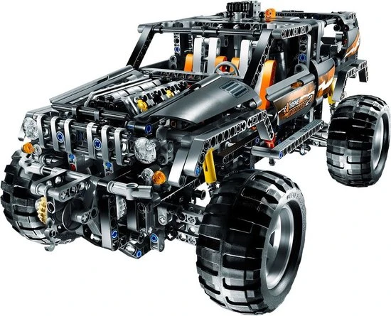 LEGO Technic Off-roader - 8297 3 LEGO Technic Off-roader - 8297