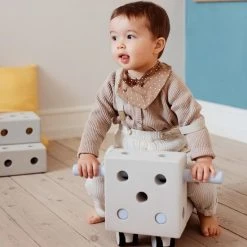 Modu Activity Toy Tiny Ride -Loopauto - Zachte Blokken- Speelgoed 1 Jaar - Speelgoed 2 Jaar - Blue 8 Modu Activity Toy Tiny Ride -Loopauto - Zachte Blokken- Speelgoed 1 Jaar - Speelgoed 2 Jaar - Blue -Goedkope Blokken Winkel 550x645 9