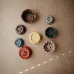 Stapelbekers Retro | Mushie -Goedkope Blokken Winkel 550x655 2