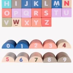 Vikids 4-in-1 Vloerpuzzel & 115 Kleurrijke Houten Bouwstenen Met Autos - Vervoer & Stad Bouwen Met Letters En Cijfers -Goedkope Blokken Winkel 550x749 1